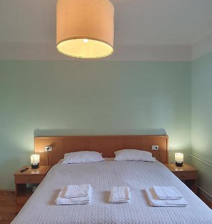 Aparthouse Macek Apartment Ljubljana Ngoại thất bức ảnh