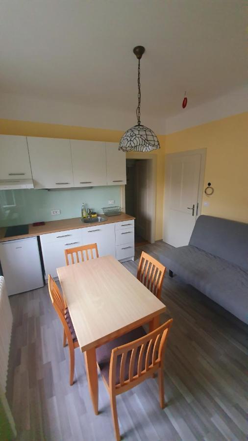 Aparthouse Macek Apartment Ljubljana Ngoại thất bức ảnh