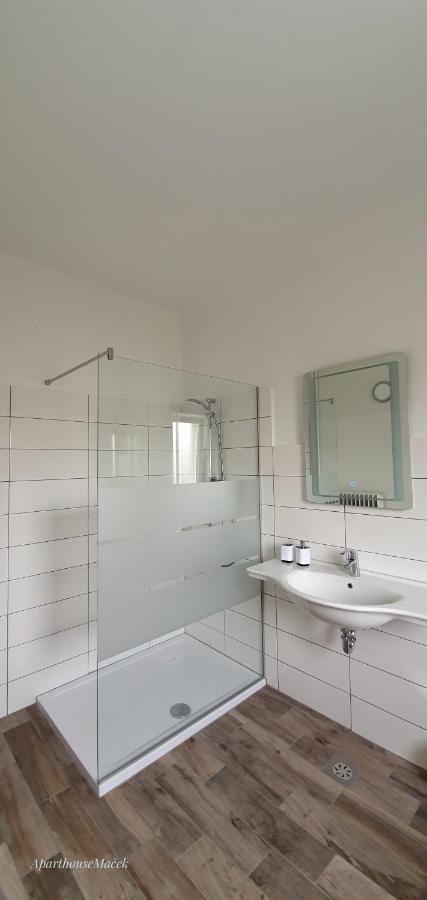Aparthouse Macek Apartment Ljubljana Ngoại thất bức ảnh