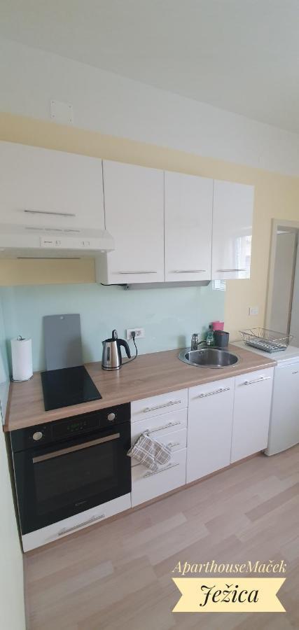 Aparthouse Macek Apartment Ljubljana Ngoại thất bức ảnh